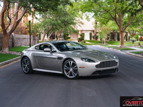 Used 2017 Aston Martin V12 Vantage S image 2