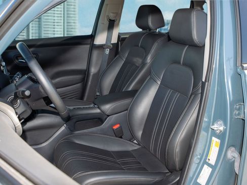 Certified 2024 Honda HR-V EX-L image 10