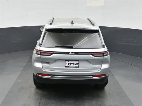 New 2025 Jeep Grand Cherokee Laredo X w/ Luxury Tech Group I image 30