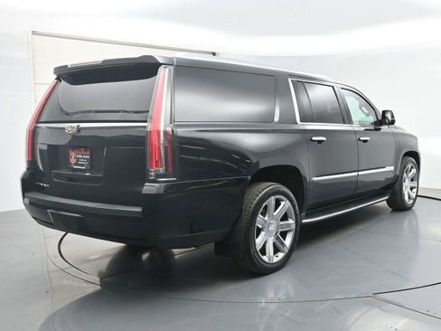 Used 2019 Cadillac Escalade ESV Luxury AWD/4WD image 24