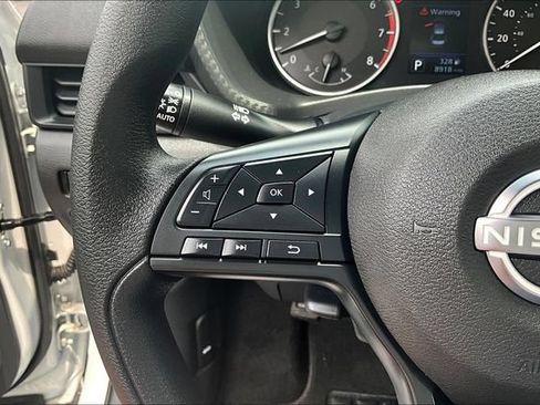 Used 2025 Nissan Sentra S FWD image 10