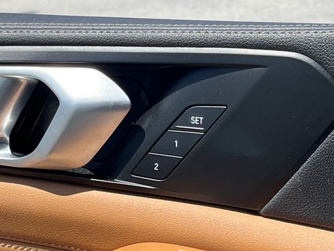 Used 2023 BMW X5 xDrive40i w/ Parking Assistance Package image 15