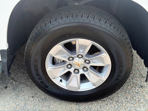 Certified 2025 Chevrolet Silverado 1500 W/T RWD image 15