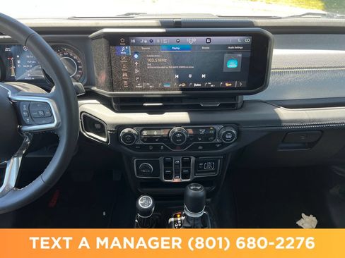 Used 2025 Jeep Wrangler Unlimited Sahara AWD/4WD image 17