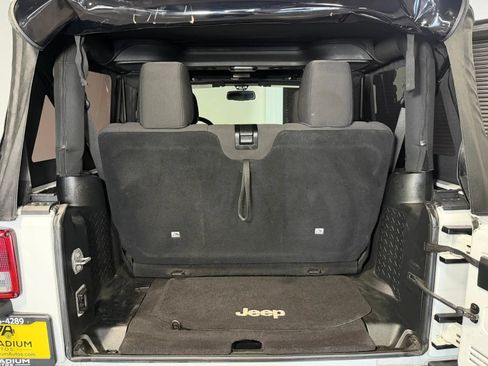 Used 2017 Jeep Wrangler Sport w/ Quick Order Package 24S AWD/4WD image 14