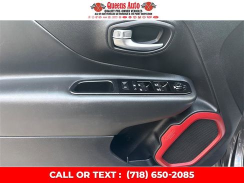 Used 2021 Jeep Renegade Trailhawk image 35