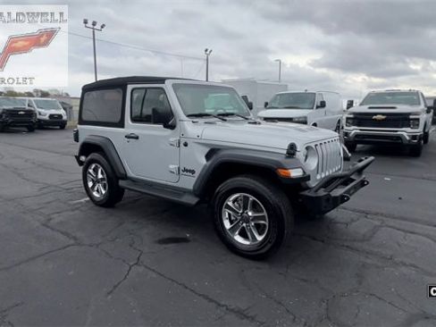 Used 2023 Jeep Wrangler Sport image 2