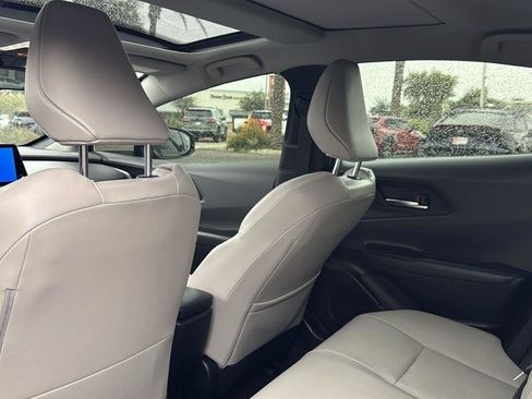 Used 2025 Toyota Prius XLE image 28