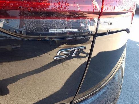 Used 2023 Buick Envision Essence w/ Sport Touring Package image 22