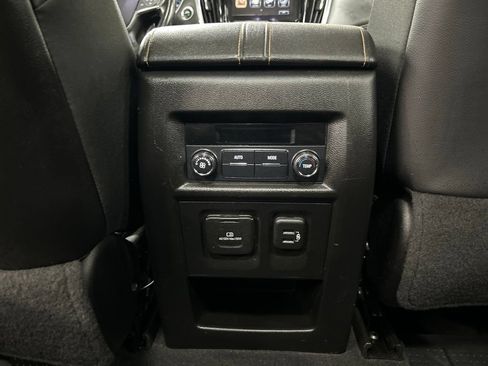 Used 2019 Chevrolet Traverse RS w/ LPO, Floor Liner Package AWD/4WD image 29