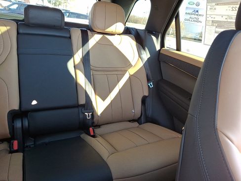 New 2026 Land Rover Range Rover Sport Dynamic SE image 17