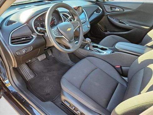 Used 2025 Chevrolet Malibu LT image 9