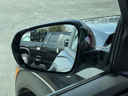 Used 2022 Chevrolet TrailBlazer RS w/ Sun and Liftgate Package image 19