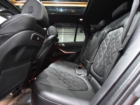 Used 2024 BMW X5 xDrive40i w/ M Sport Package AWD/4WD image 39
