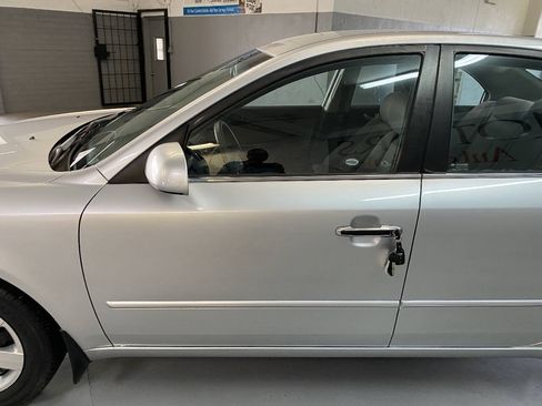 Used 2009 Hyundai Sonata GLS w/ Popular Equipment Pkg 2 FWD image 12