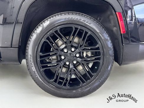 Used 2023 Jeep Wagoneer Series II AWD/4WD image 41