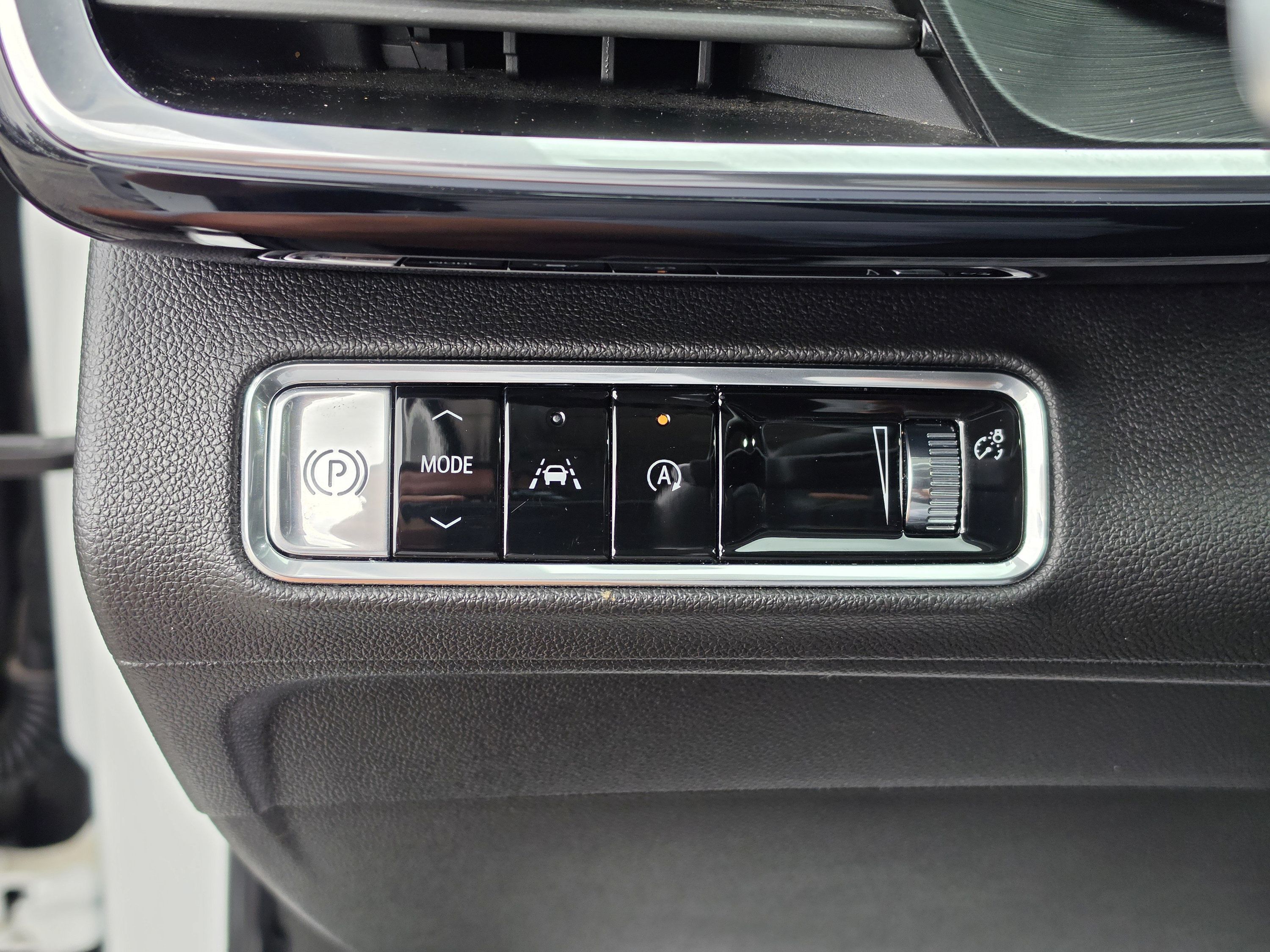 Used 2024 Buick Envision Preferred AWD/4WD image 30
