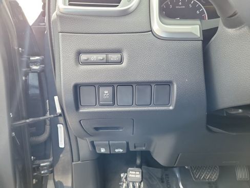 Used 2018 Nissan Murano SV FWD image 22