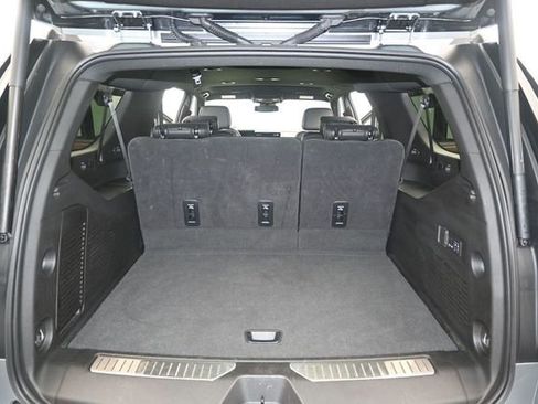 Used 2025 GMC Yukon XL Denali AWD/4WD image 15