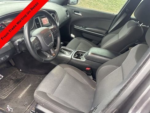 Used 2017 Dodge Charger SE image 4