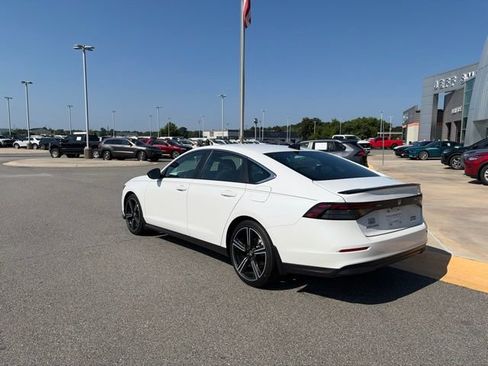 Used 2025 Honda Accord Sport image 3