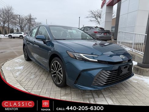 New 2026 Toyota Camry SE image 3