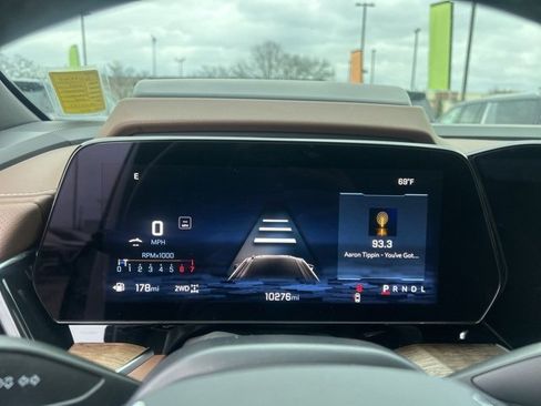 Certified 2025 Chevrolet Suburban High Country image 22