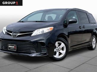 Used 2018 Toyota Sienna LE video 1