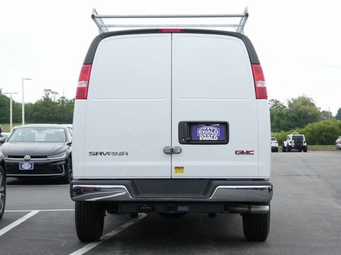New 2025 GMC Savana 3500 w/ Driver Convenience Package RWD image 21