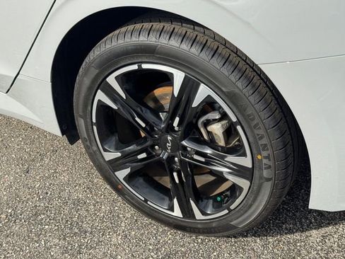 Used 2024 Kia K5 GT-Line w/ GT-Line Premium Package FWD image 10