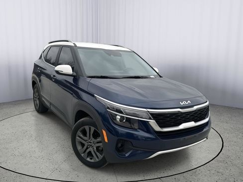 Used 2023 Kia Seltos S w/ Navigation Package image 4