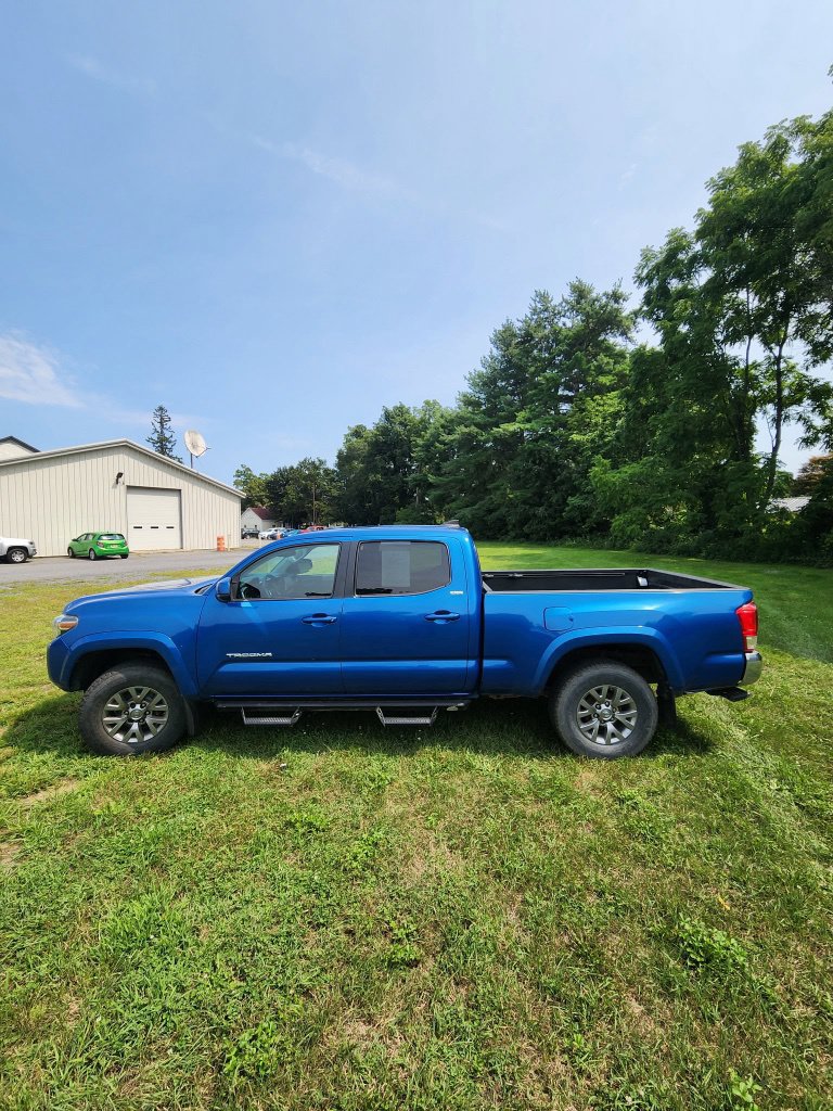 Used 2016 Toyota Tacoma SR5 w/ SR5 Appearance Package (SN) AWD/4WD image 5