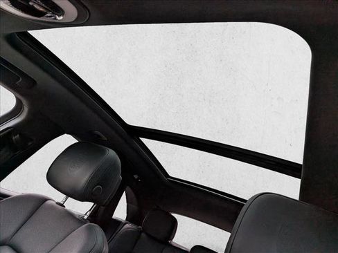 Used 2021 Porsche Macan image 13