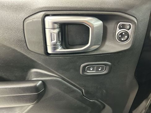 Used 2020 Jeep Gladiator Sport w/ Quick Order Package 24S AWD/4WD image 11