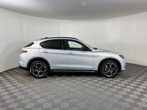 Used 2024 Alfa Romeo Stelvio Ti image 8