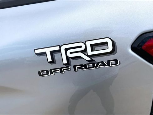 Used 2024 Toyota Tacoma TRD Off-Road AWD/4WD image 10