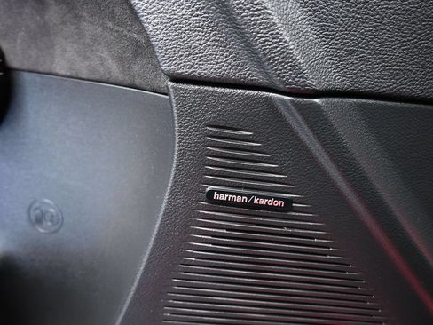 Used 2018 Dodge Challenger SRT Hellcat RWD image 11