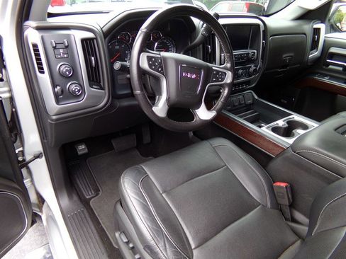 Used 2018 GMC Sierra 1500 SLT image 17