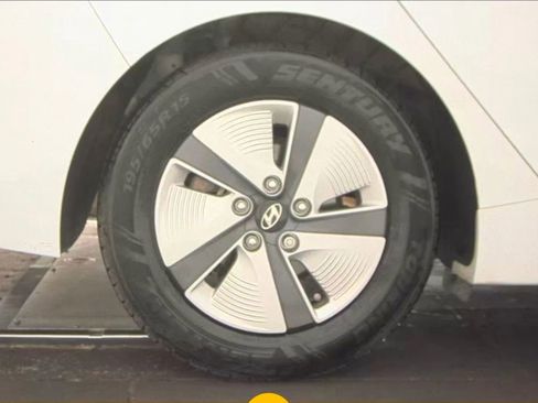 Used 2019 Hyundai Ioniq Blue image 16