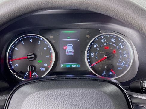 Used 2019 Toyota RAV4 XLE w/ Convenience Package FWD image 14