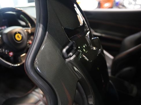 Used 2016 Ferrari 488 GTB RWD image 33