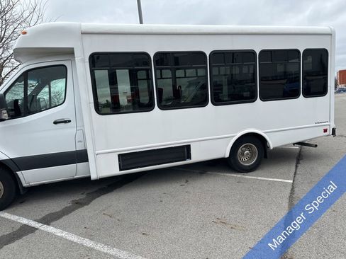 Used 2022 Mercedes-Benz Sprinter 3500 image 10