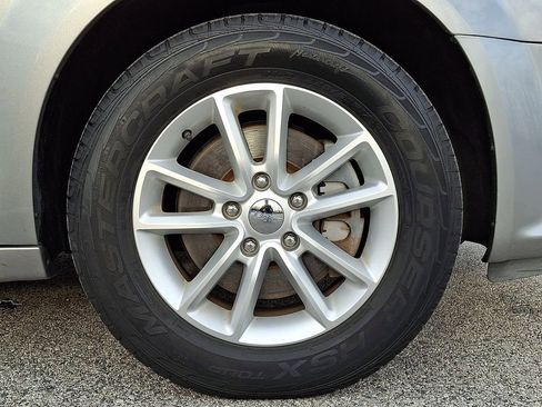 Used 2016 Dodge Grand Caravan SXT image 10