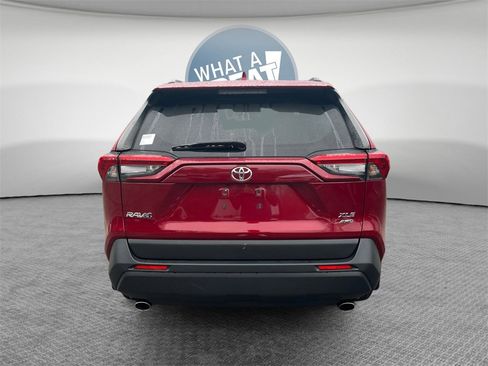 Used 2019 Toyota RAV4 XLE image 5
