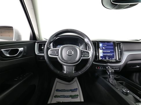 Used 2018 Volvo XC60 T5 Momentum w/ Vision Package image 29