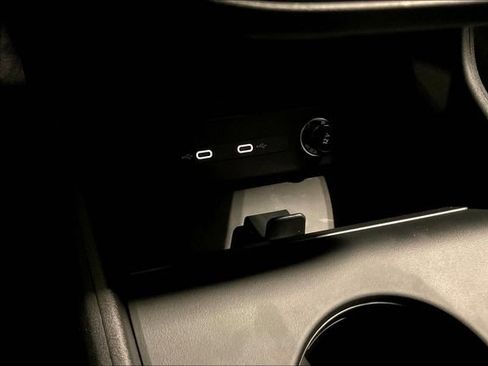 Used 2025 Audi Q4 e-tron Premium Plus w/ Premium Plus image 33