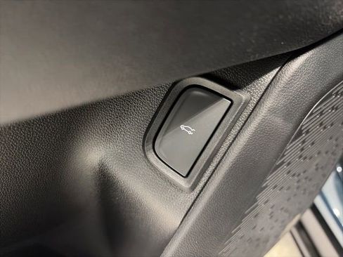 New 2026 Chevrolet Equinox LT w/ Convenience Package II image 10