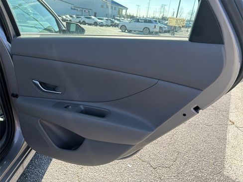 New 2026 Hyundai Elantra SE image 16