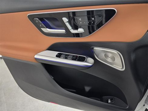 New 2026 Mercedes-Benz GLC 300 image 18