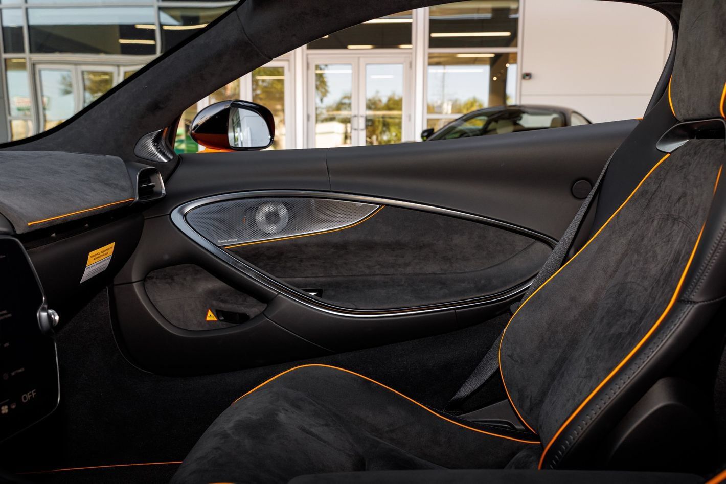 Used 2025 McLaren Artura RWD image 48
